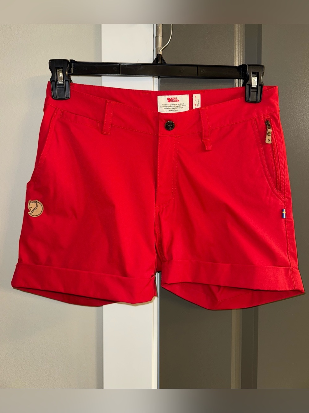 Fjallraven Women's High Coast Roll-Up Shorts in Red